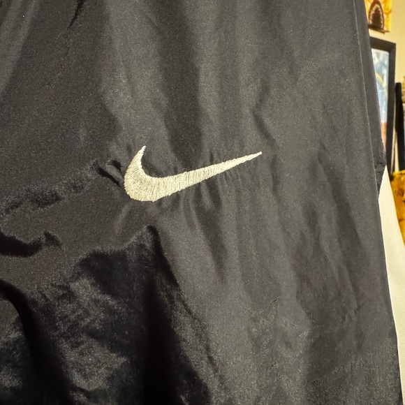 VINTAGE Nike Black and Gray Jacket - Picture 2 of 8
